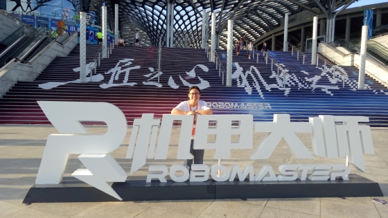26c07254a5aca4f8c22f6e6a2638ebce.jpg 程偲生活照_副本.jpg